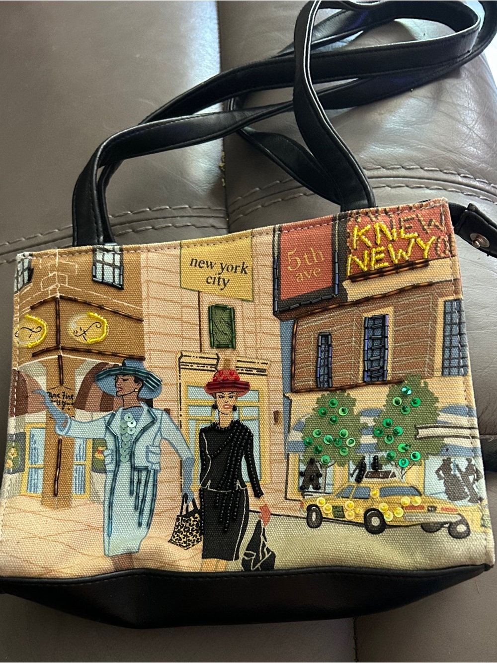 Frankie & Johnnie -New York City Illustrated Canvas Tote Bag in Multicolor